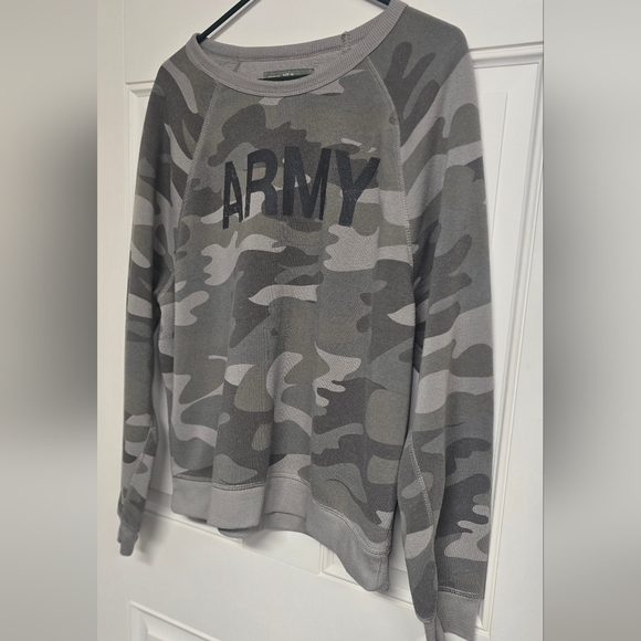 Women's Size Medium ARMY Sweatshirt ⭐️ Excellent Pre-Owned Condition!!✨️✨️ - Picture 5 of 11